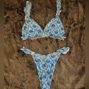 Blue floral bikini set